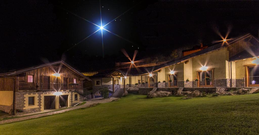 Village Paradis Roisan Bagian luar foto